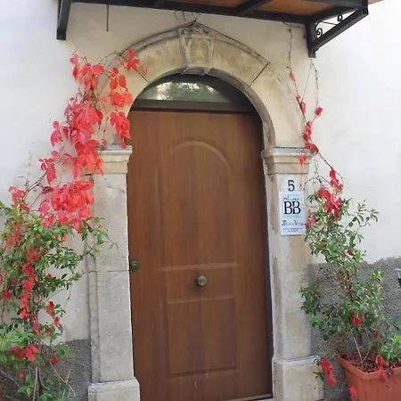 Medieval Village Of Bed & Breakfast *