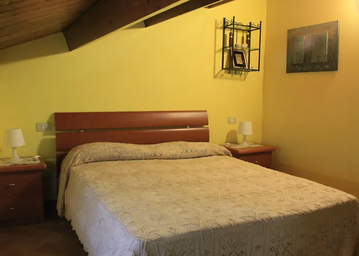 Medieval Village Of Oda ve Kahvaltı Pacentro